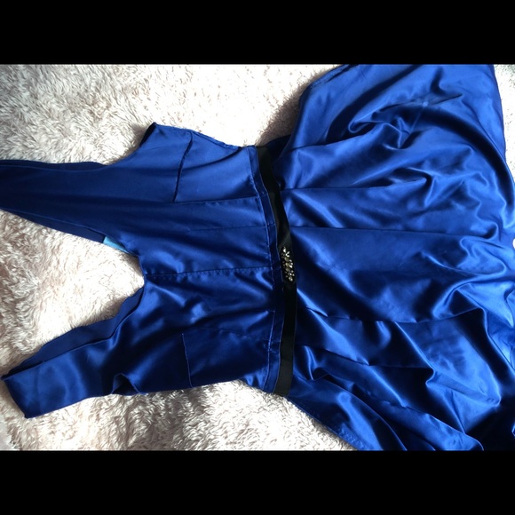 Vera Wang Satin Dress - Picture 2 of 7